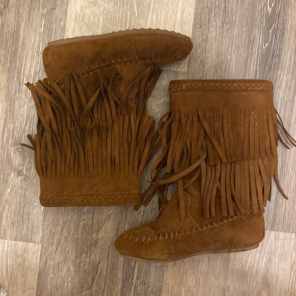 Fringe Moccasins - Picture 4 of 4